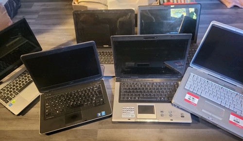 Job lot laptops - of, compaq
